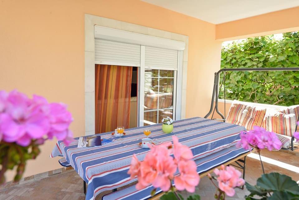 Sreca Apartment Near Beach With Bbq Bibinje Eksteriør bilde