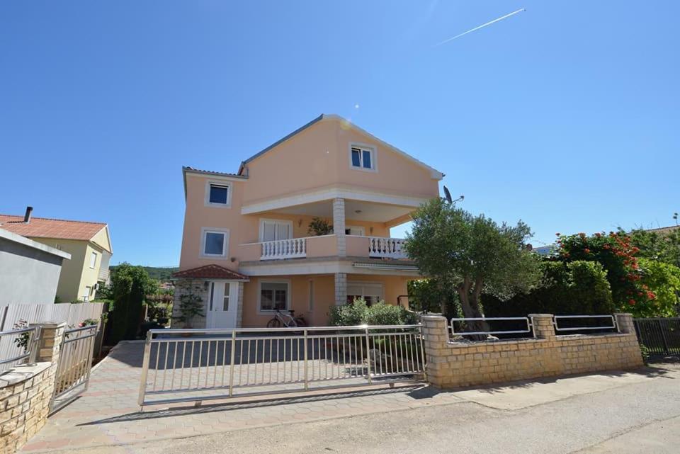 Sreca Apartment Near Beach With Bbq Bibinje Eksteriør bilde