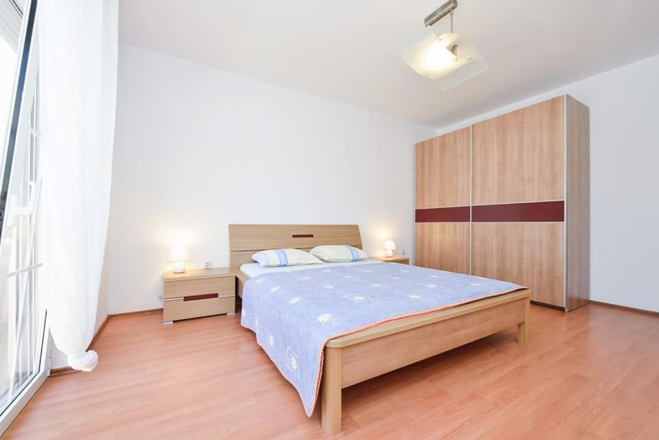 Sreca Apartment Near Beach With Bbq Bibinje Eksteriør bilde