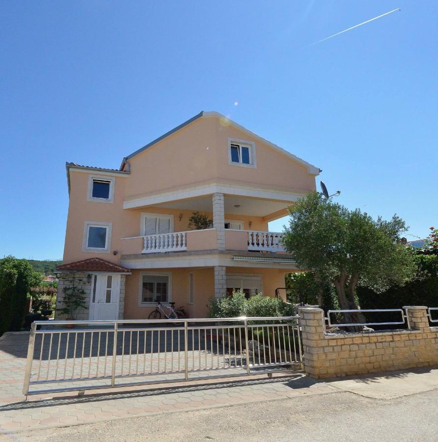 Sreca Apartment Near Beach With Bbq Bibinje Eksteriør bilde