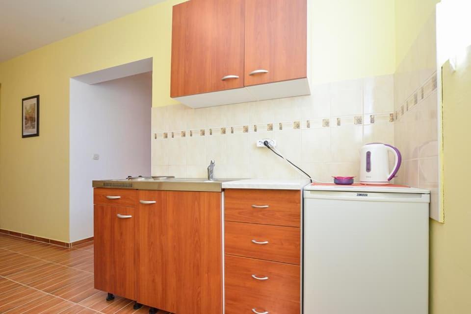 Sreca Apartment Near Beach With Bbq Bibinje Eksteriør bilde
