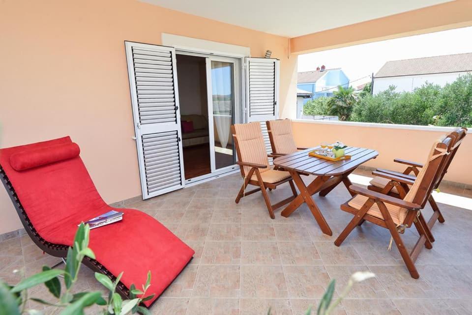 Sreca Apartment Near Beach With Bbq Bibinje Eksteriør bilde
